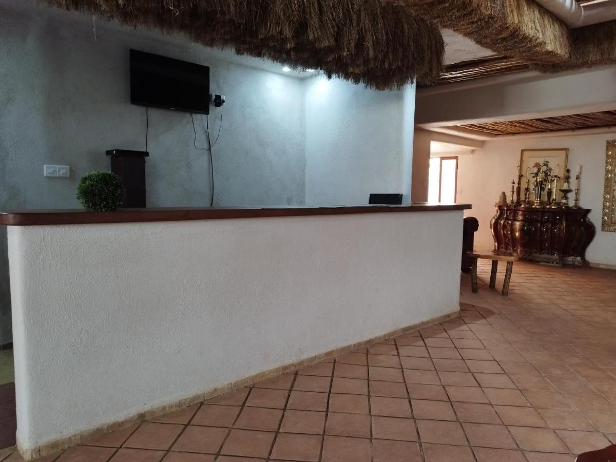 Mia Safari Lodge And Restaurant Entebbe Extérieur photo