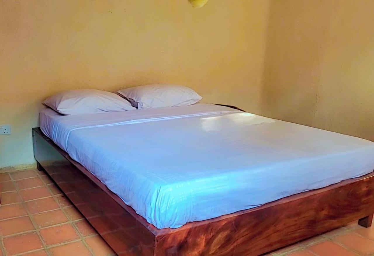 Mia Safari Lodge And Restaurant Entebbe Extérieur photo