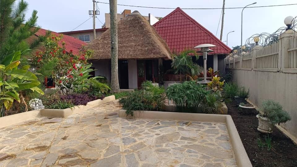 Mia Safari Lodge And Restaurant Entebbe Extérieur photo